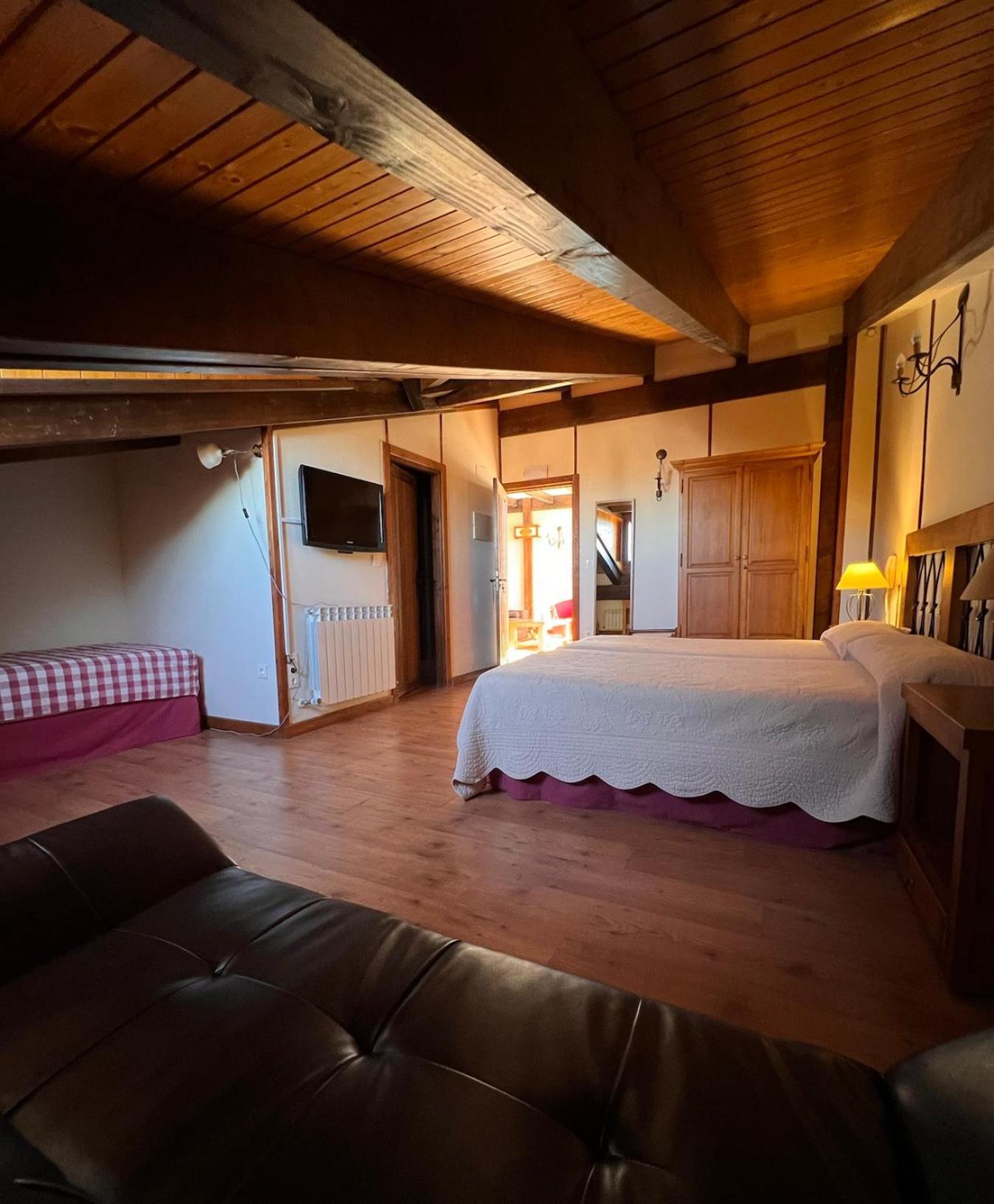 Hotel Rural Restaurante Las Baronas Santa Cruz de la Salceda Екстер'єр фото