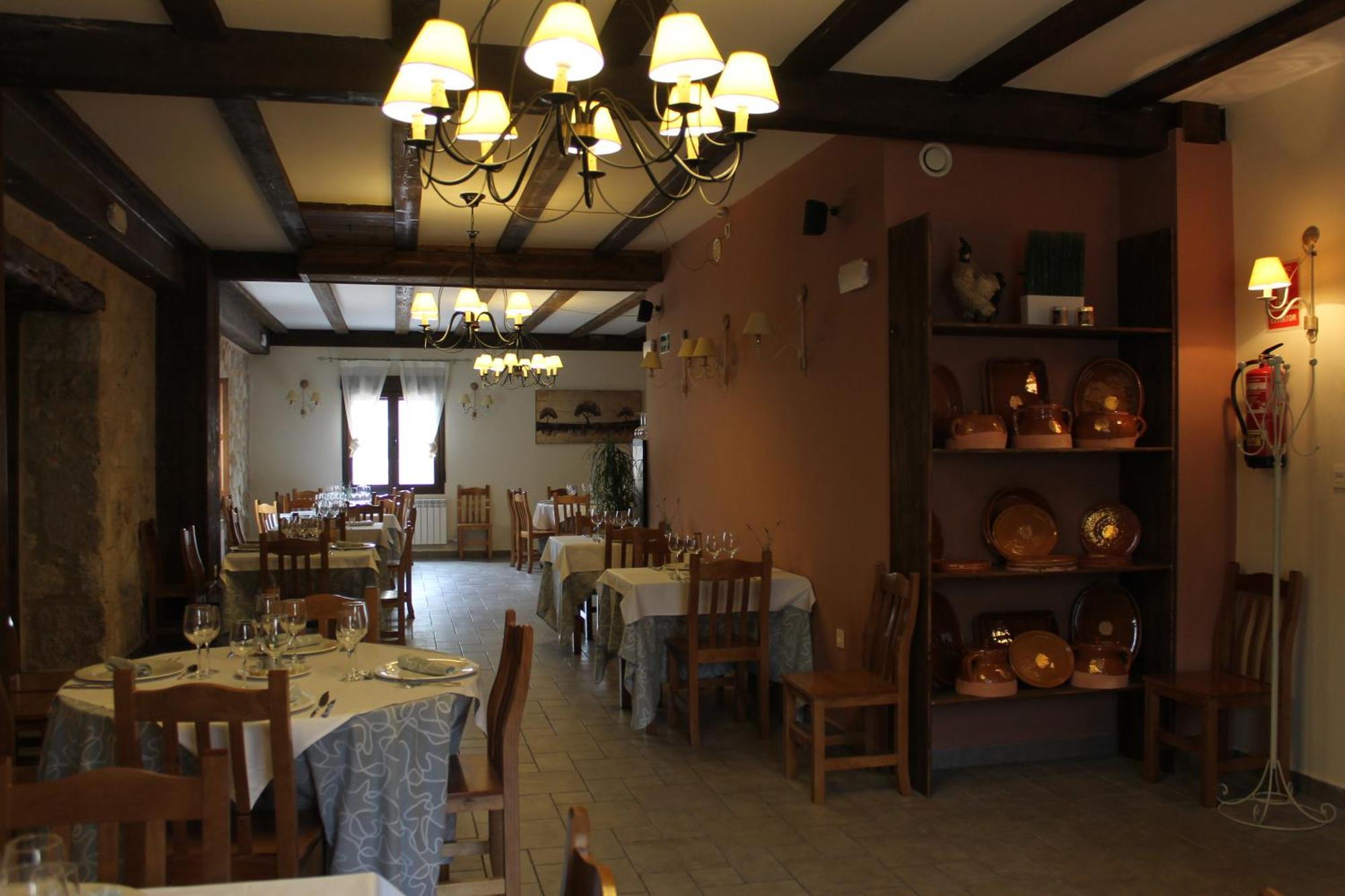 Hotel Rural Restaurante Las Baronas Santa Cruz de la Salceda Екстер'єр фото